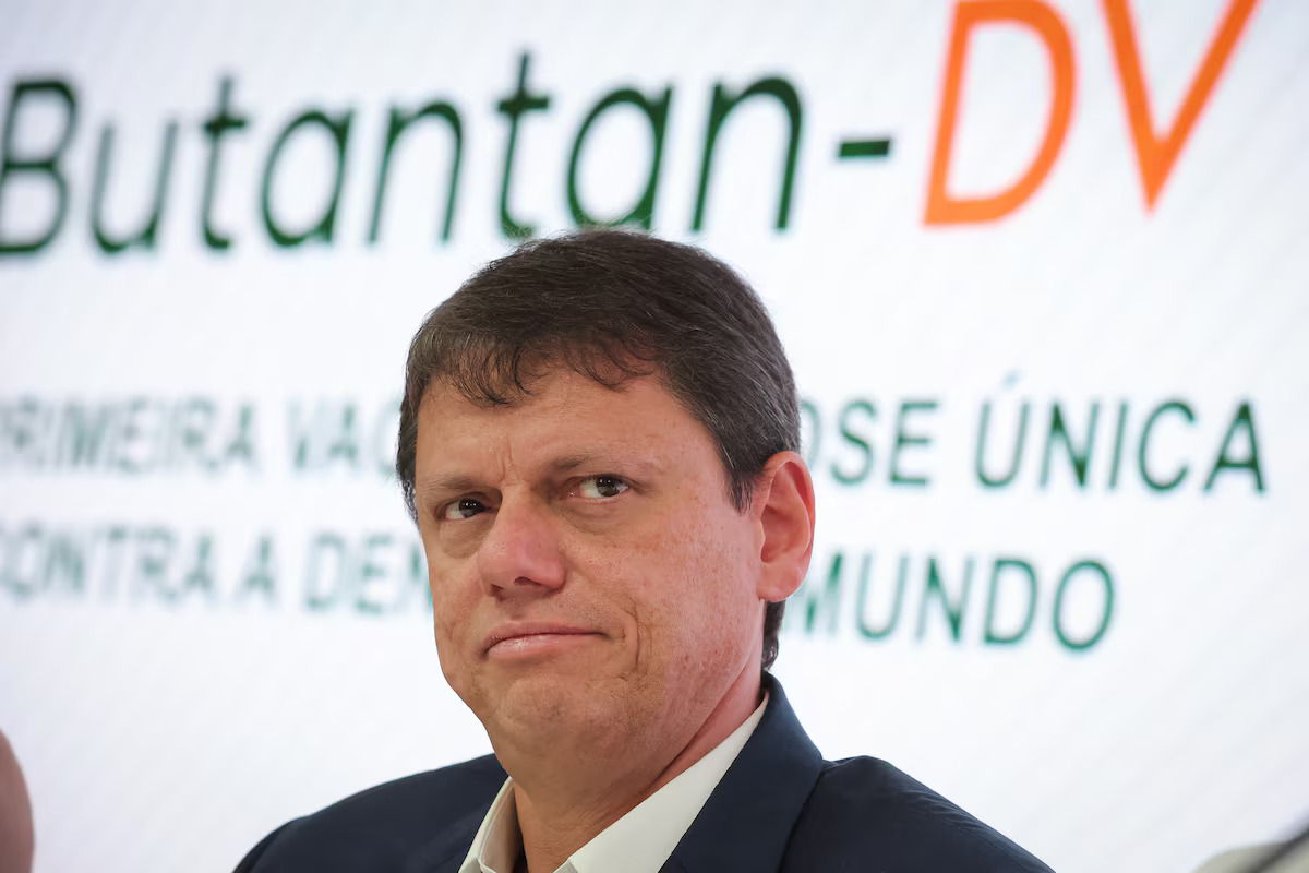 tarcisio-entra-na-polemica-da-havaianas-e-diz-que-sp-comeca-2026-‘com-o-pe-direito’