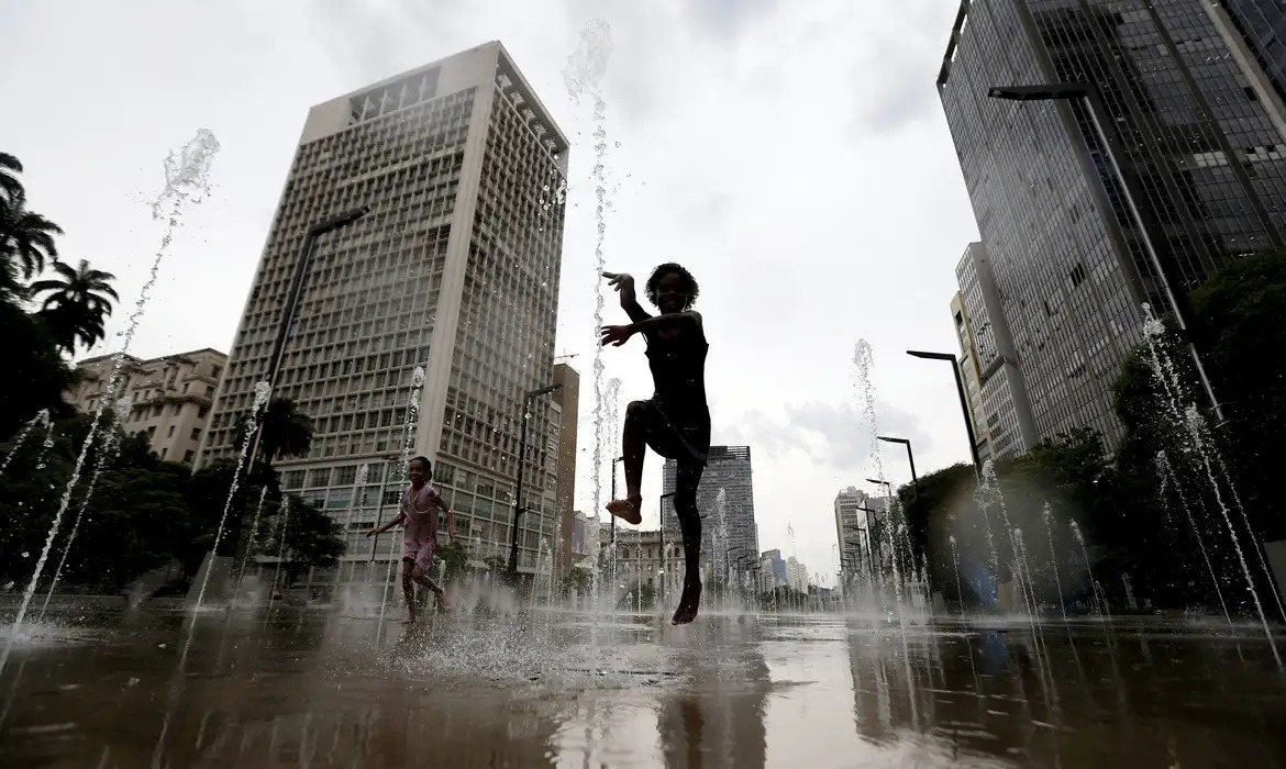 sao-paulo-tem-maior-temperatura-para-dezembro-em-64-anos;-e-calor-continua