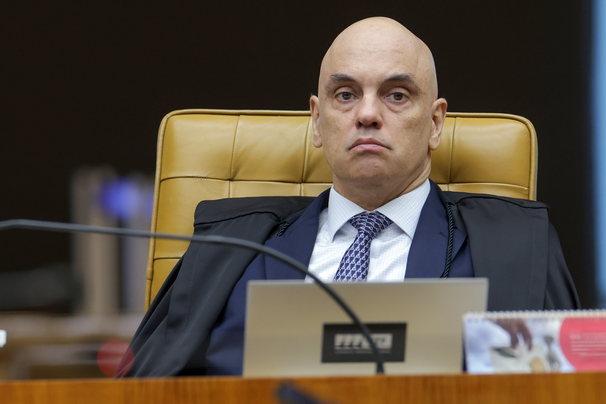 moraes-aponta-‘modus-operandi’-sobre-risco-de-fuga-para-ordenar-domiciliar-a-condenados