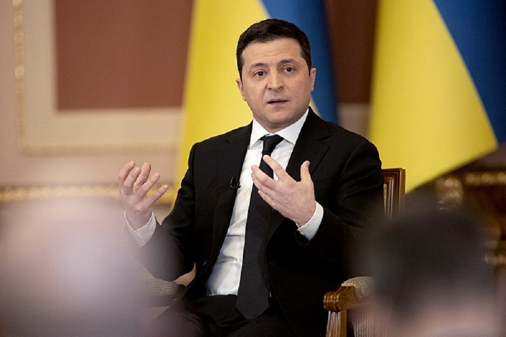 zelensky-visita-canada-antes-de-reuniao-com-trump-e-apos-bombardeio-russo-contra-kiev