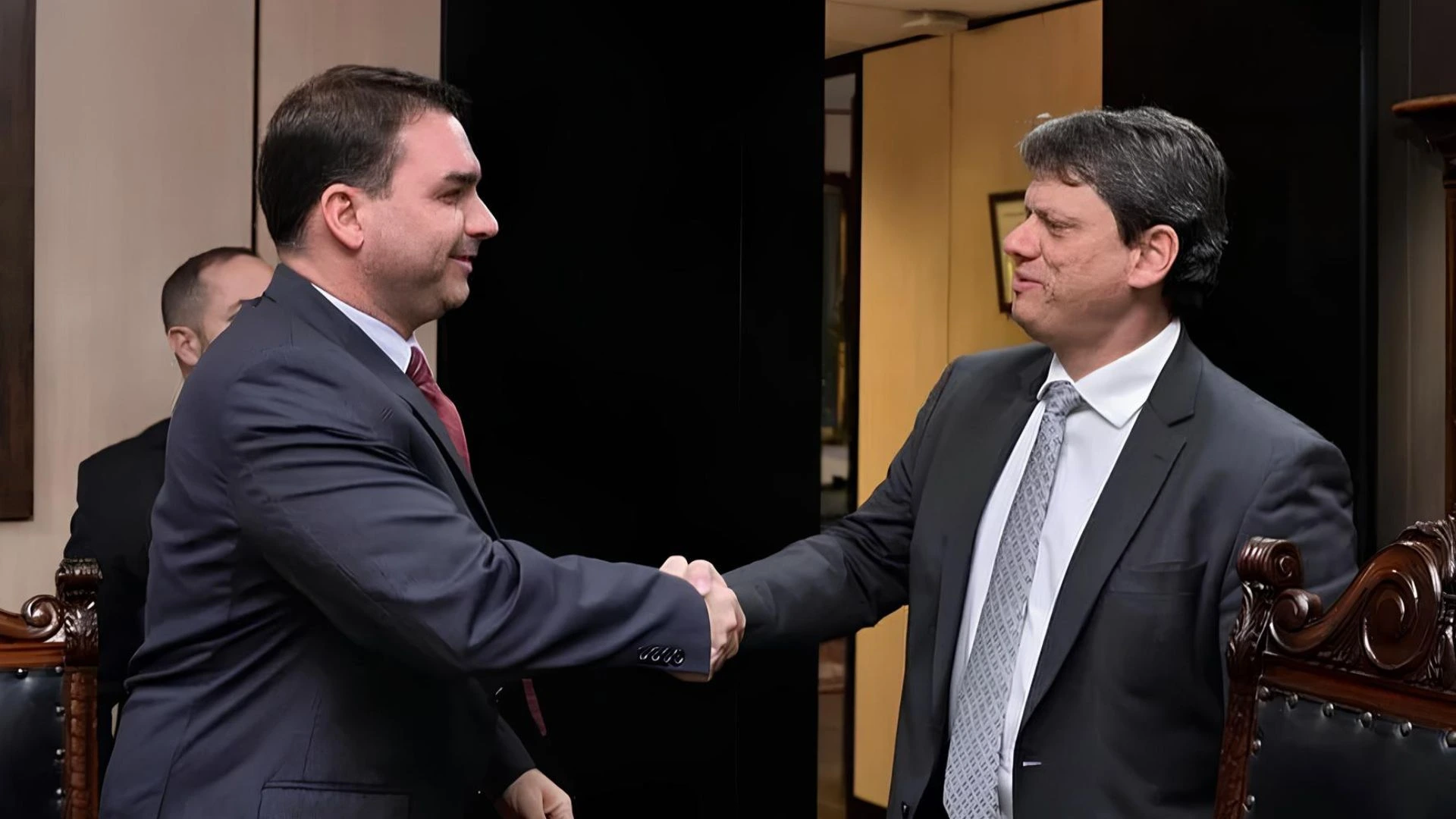 tarcisio-chega-a-2026-entre-a-reeleicao-e-a-espera-por-flavio-bolsonaro