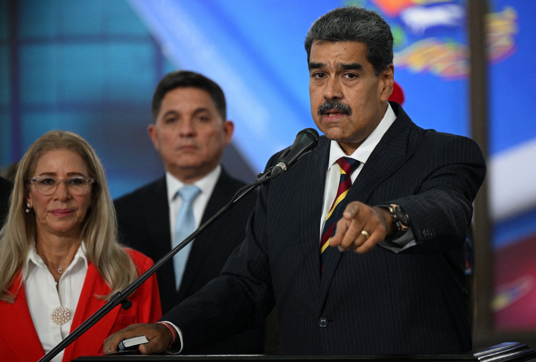 acao-dos-eua-contra-maduro-deixa-vazio-de-poder,-diz-professor-venezuelano