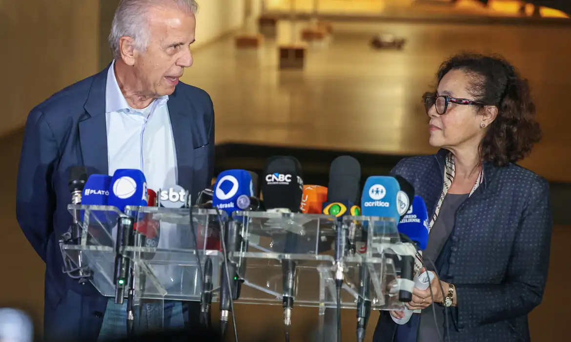 cem-turistas-brasileiros-deixaram-a-venezuela-apos-ataque-dos-eua