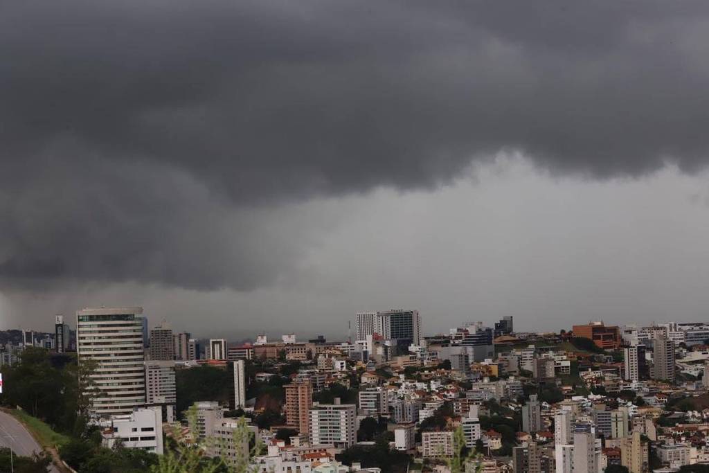 sao-paulo-entra-em-alerta-para-temporais-no-interior-e-grandes-volumes-de-chuva-no-litoral