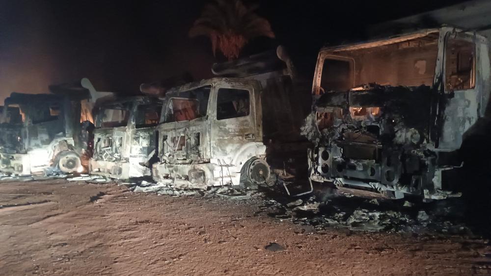 incendio-destroi-caminhoes-e-maquinas-na-br-153-no-norte-de-goias