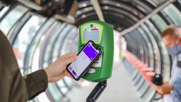 passageiros-de-onibus-em-sp-pagam-tarifa-via-bluetooth-no-celular