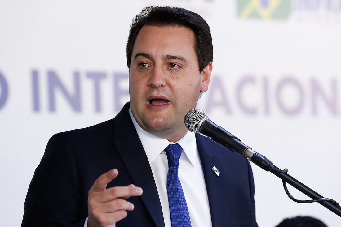 ratinho-jr.-acelera-reunioes-internas-no-psd-e-coloca-nome-a-disposicao-para-presidencia