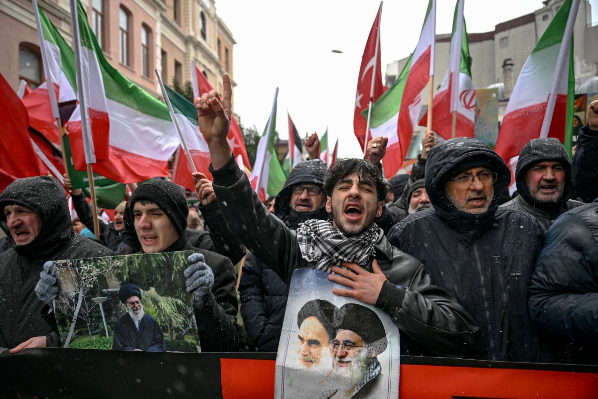 mortes-em-protestos-no-ira-chegam-a-5.000,-diz-agencia;-khamenei-faz-ameaca