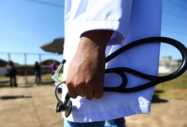 associacoes-privadas-criticam-resultados-do-enamed-e-exigem-transparencia-do-mec