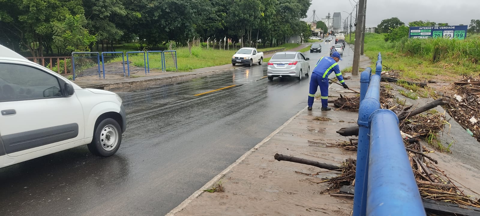 chuva-na-madrugada-alaga-ruas-e-provoca-transtornos-em-goiania
