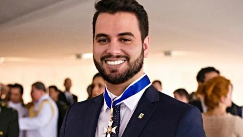 moraes-determina-que-visitas-a-ex-assessor-de-bolsonaro-dependem-de-autorizacao-do-stf