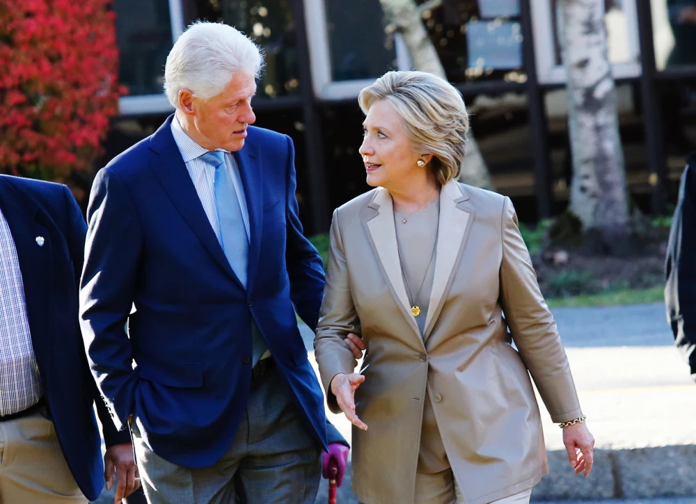 casal-clinton-nao-presta-depoimento,-e-camara-dos-eua-abre-denuncia-por-desacato