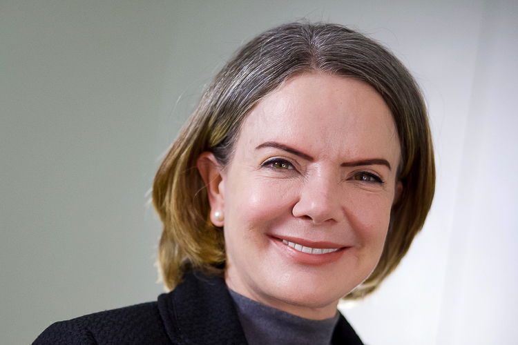 gleisi-confirma-que-sera-candidata-ao-senado