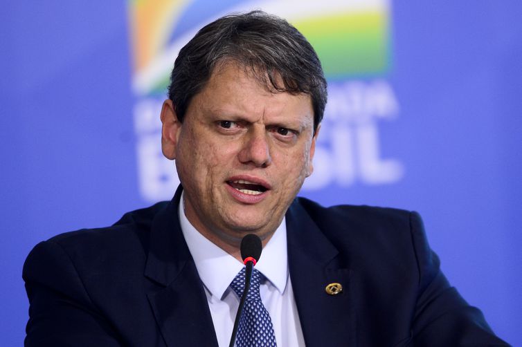 tarcisio-reafirma-candidatura-a-reeleicao,-desconversa-do-planalto-e-anuncia-visita-a-bolsonaro