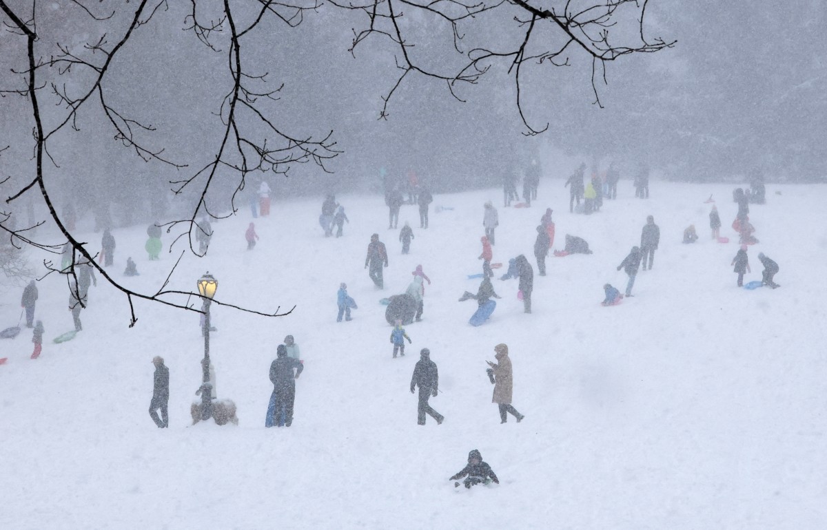 tempestade-de-inverno-nos-eua-deixa-670-mil-sem-energia-e-cancela-quase-10-mil-voos