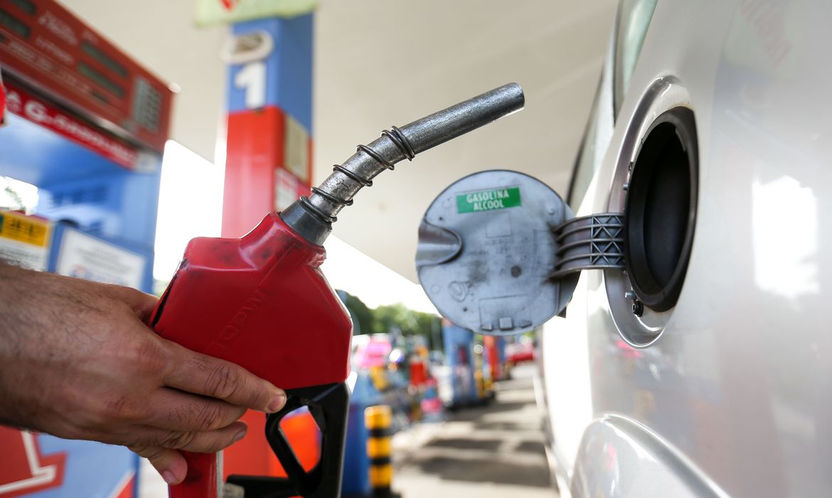 corte-no-preco-da-gasolina-pela-petrobras-pode-aliviar-ipca-no-curto-prazo,-dizem-analistas