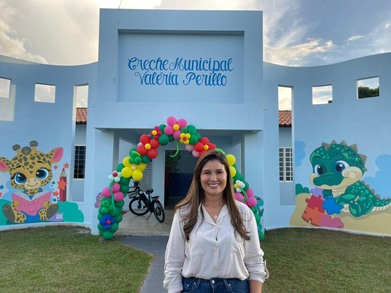 juliana-entrega-creche-reformada-e-bicicletas-eletricas-em-cristianopolis