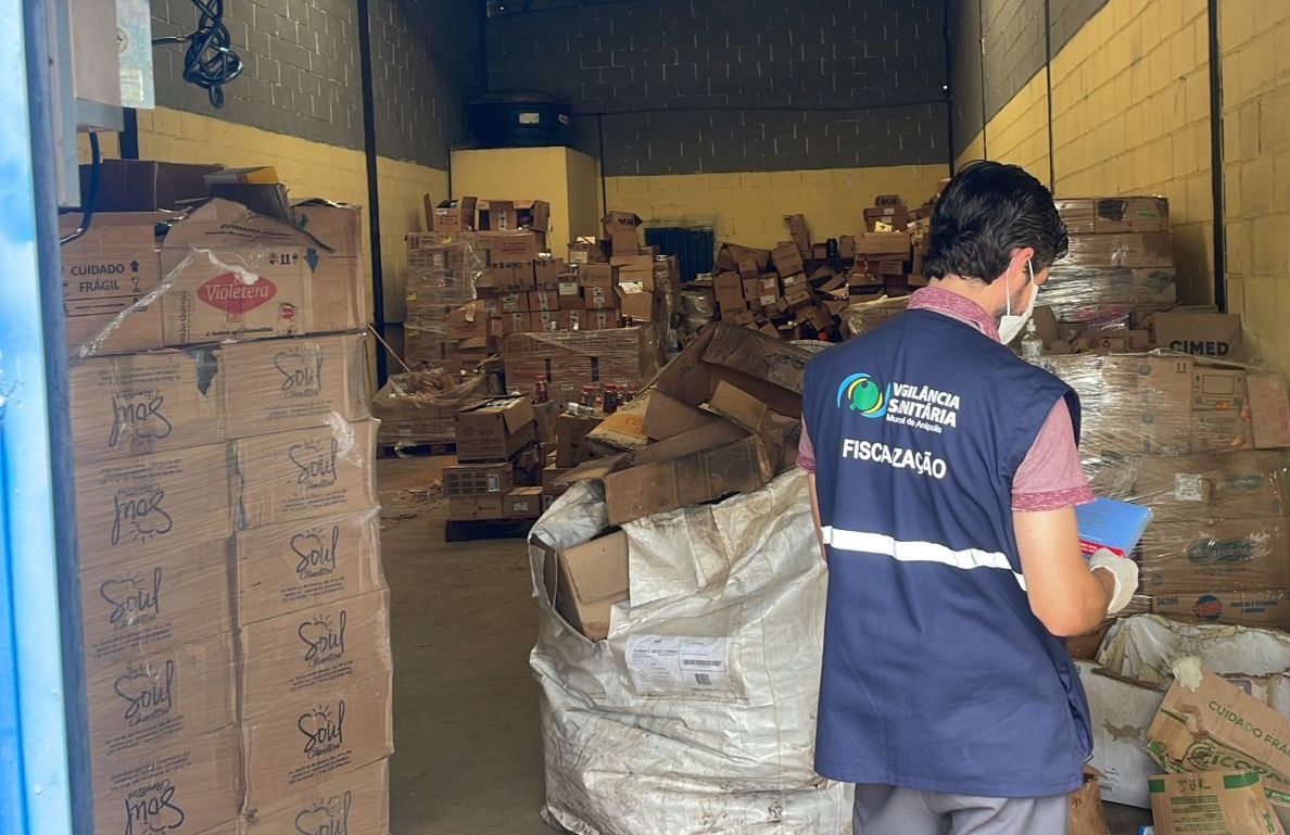 galpao-com-medicamentos-vencidos-e-interditado-em-anapolis