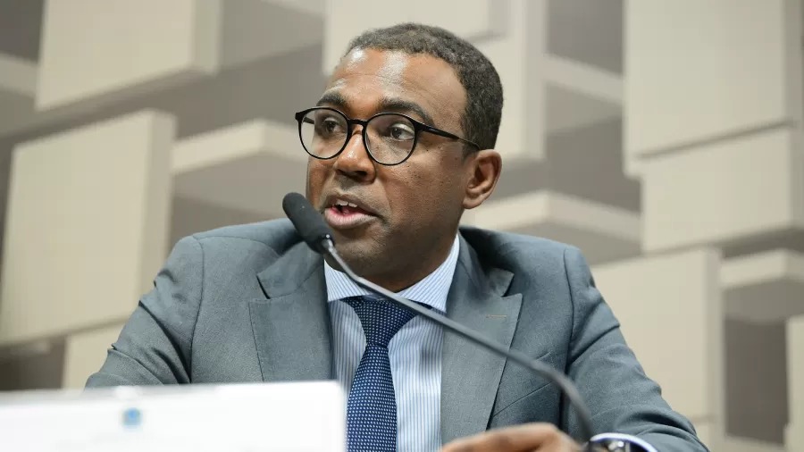 a-pf,-diretor-de-fiscalizacao-do-bc-nega-pressao-politica-na-liquidacao-do-master