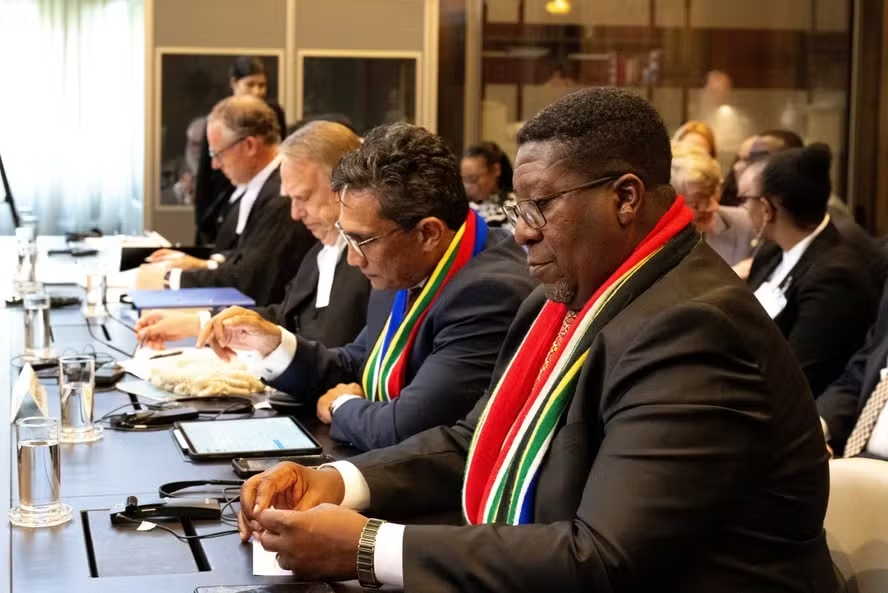 africa-do-sul-e-israel-anunciam-expulsao-de-representantes-diplomaticos