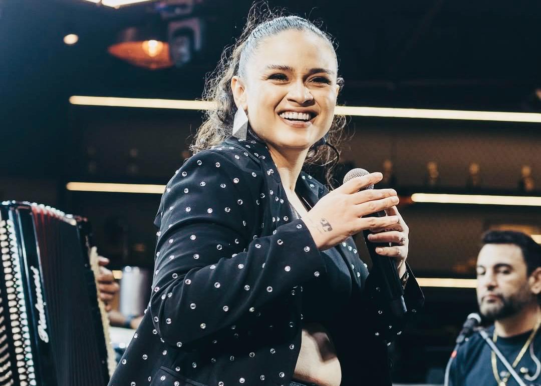 luiza-martins-se-apresenta-na-programacao-de-5-anos-do-tatu-bola-goiania