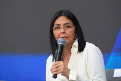 delcy-rodriguez-se-reune-com-enviada-dos-eua-para-retomar-relacoes-bilaterais