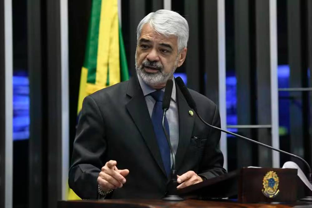 senador-humberto-costa-elogia-avancos-economicos-e-sociais-do-governo-lula-em-2025
