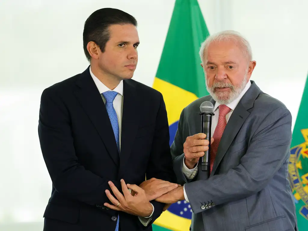 motta-reforca-alianca-com-lula,-e-deputados-miram-eleicoes-em-jantar-com-petista