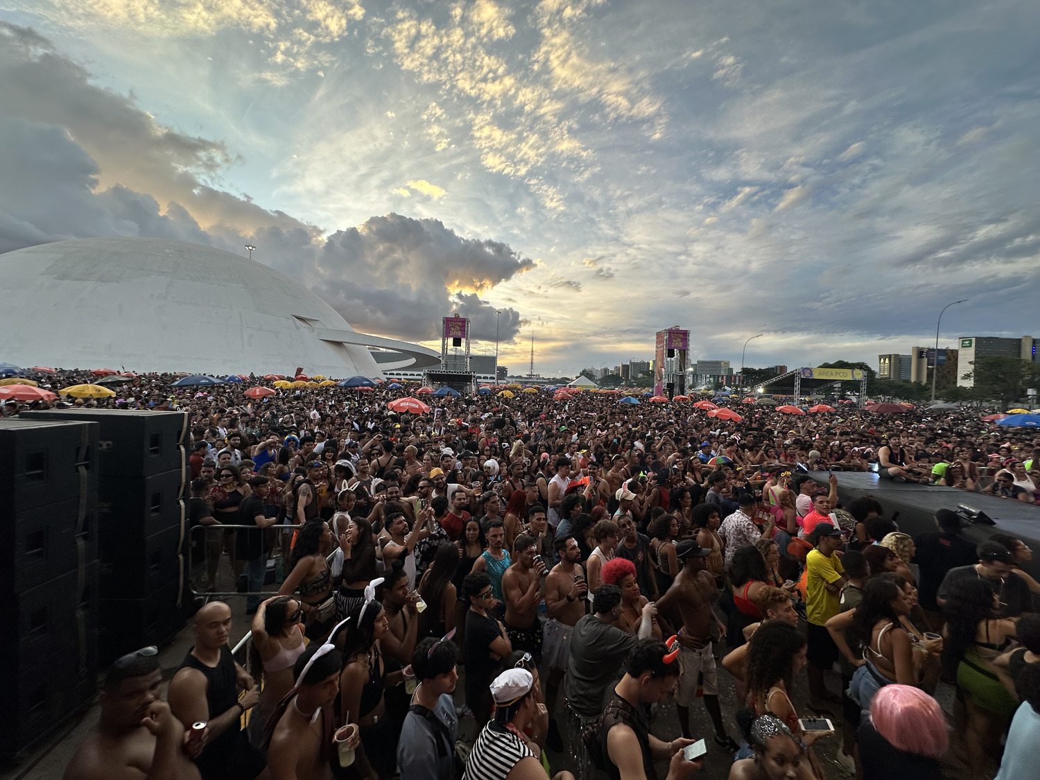 eua-emitem-alerta-de-seguranca-para-americanos-sobre-carnaval-no-brasil