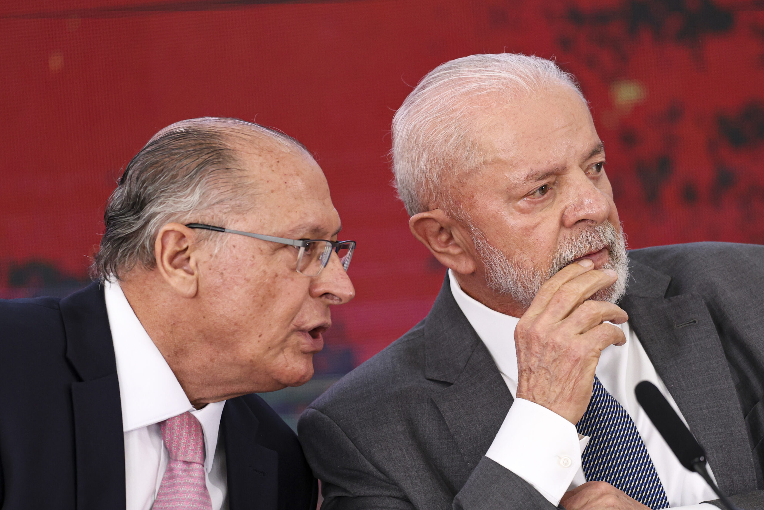 ‘brasil-tem-em-lula-um-lider-e-o-mundo-tem-acompanhado’,-diz-alckmin-em-evento-do-pt