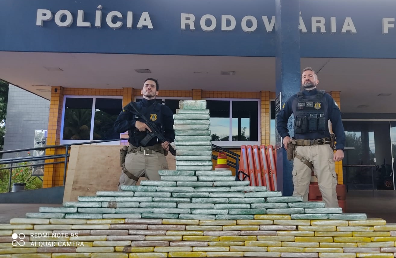prf-intercepta-mais-de-330-kg-de-drogas-no-sudoeste-goiano