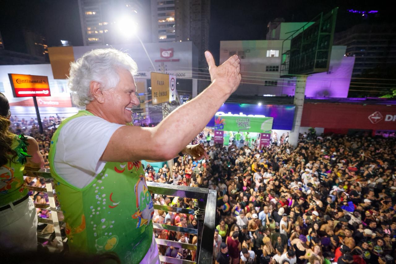 caiado-prestigia-folia-em-goiania:-‘o-carnaval-chegou-em-goias