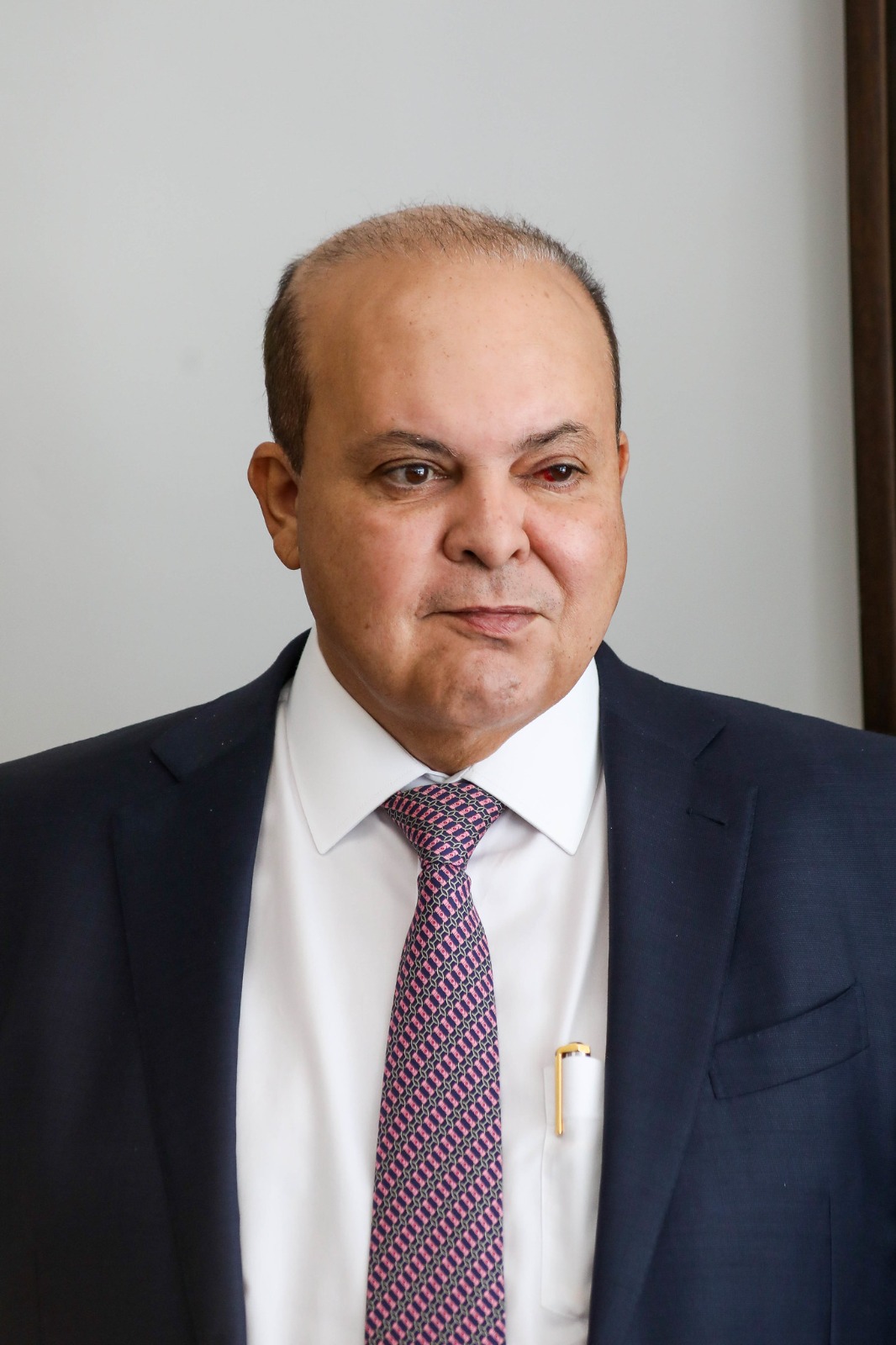 ibaneis-nao-consegue-reunir-base-aliada-para-tratar-de-brb