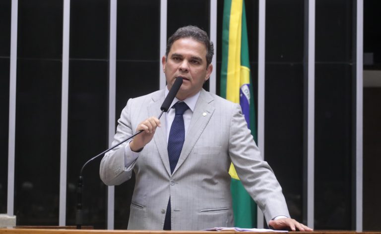 camara-aprova-urgencia-para-marco-legal-do-transporte-com-subsidios-da-cide-combustiveis