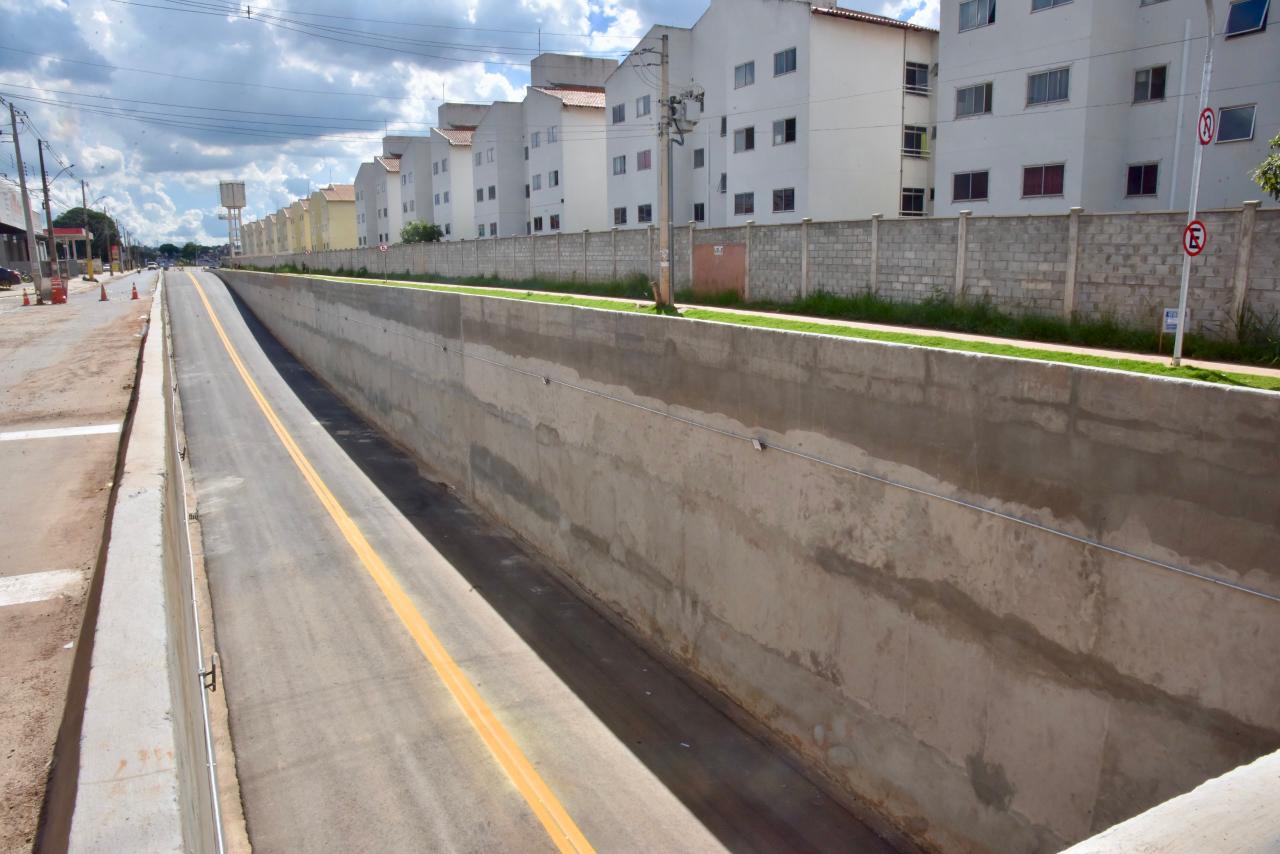 prefeitura-de-aparecida-libera-transito-na-trincheira-da-avenida-das-nacoes
