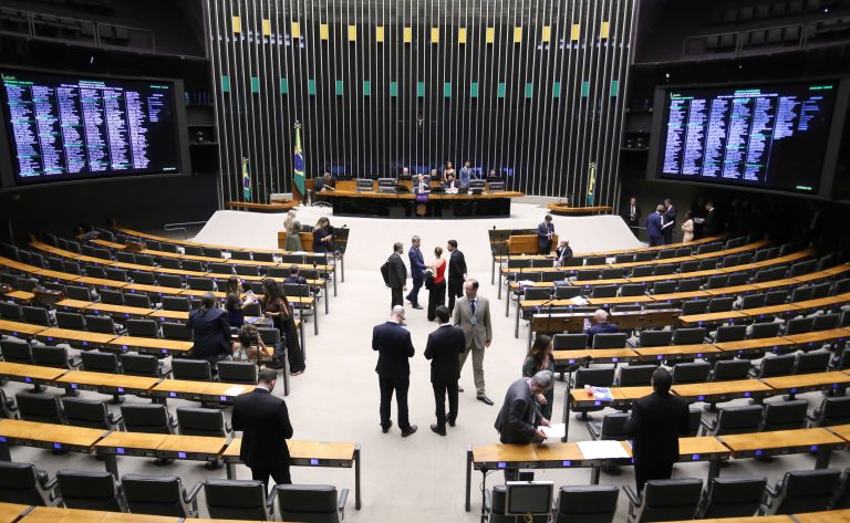 camara-aprova-urgencia-para-dez-projetos-de-lei