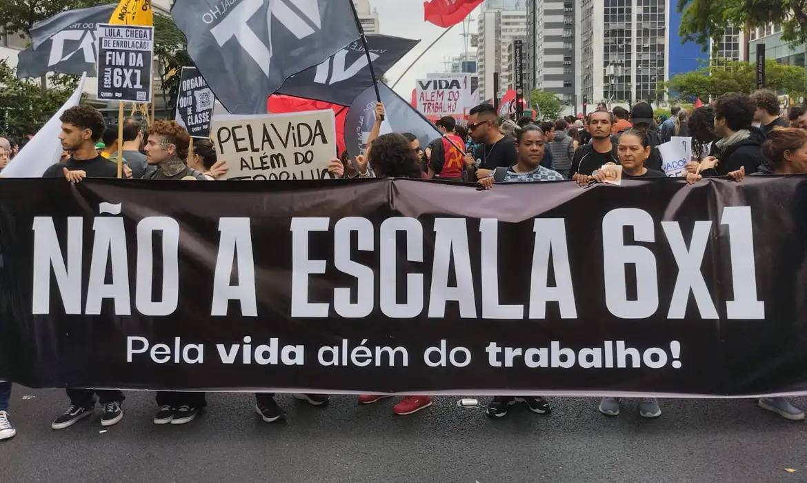 73%-sao-a-favor-do-fim-da-escala-6×1-sem-reducao-salarial,-diz-pesquisa