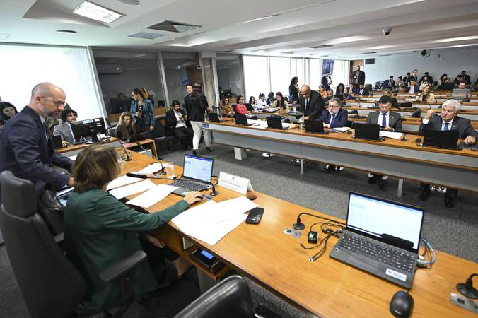 comissao-de-direitos-humanos-discute-condicoes-de-presos-do-8-de-janeiro-com-moraes