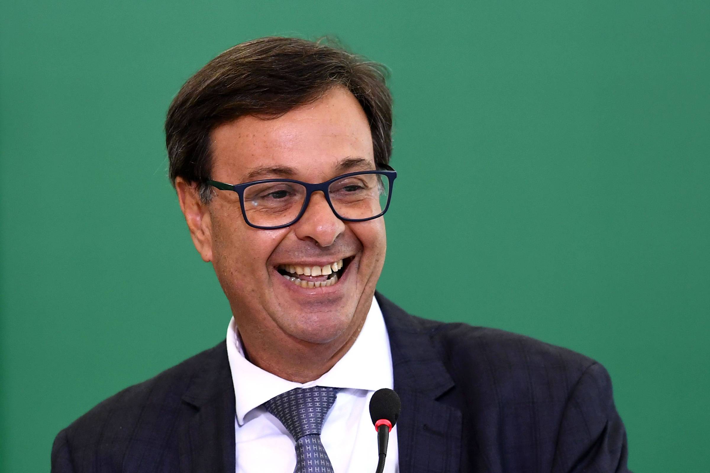 ex-ministro-sanfoneiro-de-bolsonaro-filia-se-ao-podemos-e-critica-o-pl