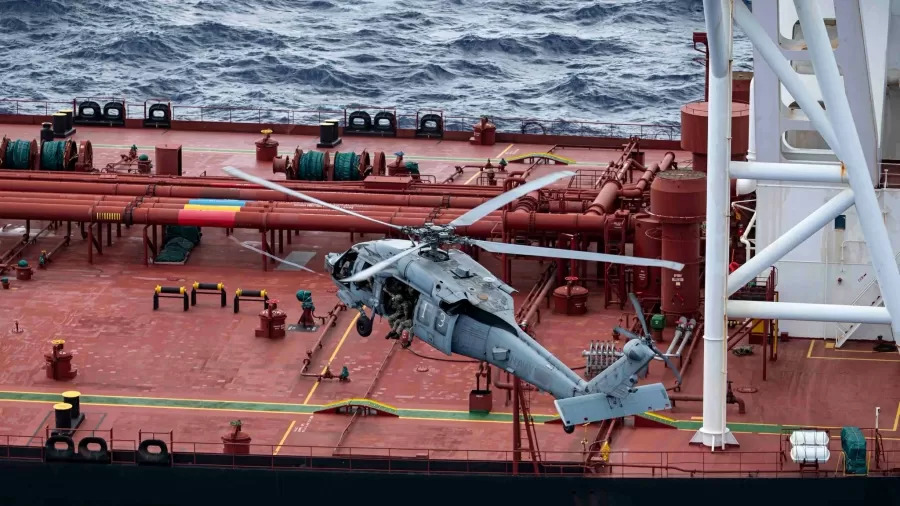 eua-abordam-navio-petroleiro-ligado-a-venezuela-no-oceano-indico