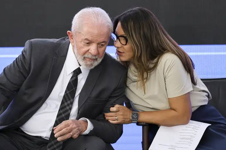 aliados-de-lula-falam-em-alivio-com-desistencia-de-janja-e-descartam-crime-eleitoral-por-desfile