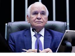 desfile-sobre-lula-teve-deboche-criminoso-contra-fe-crista,-diz-presidente-da-frente-evangelica