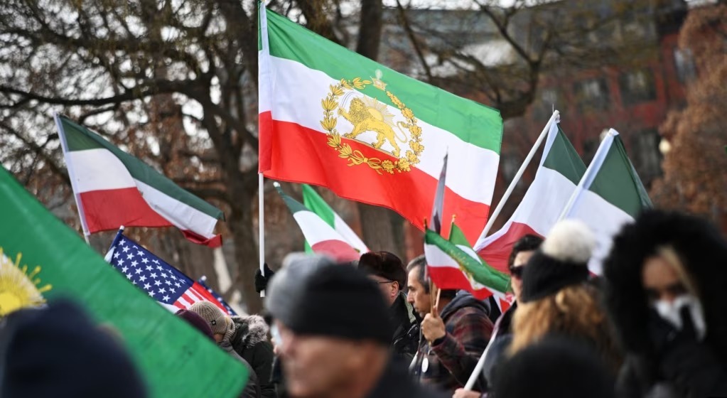 ira-fecha-parte-do-estreito-de-ormuz-em-meio-a-negociacao-nuclear-com-eua