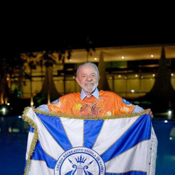 lula-diz-que-homenagem-da-academicos-de-niteroi,-rebaixada-no-carnaval,-foi-extraordinaria
