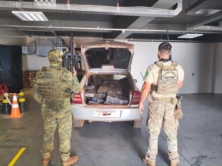 pf-apreendem-mais-de-meia-tonelada-de-maconha-em-porto-clandestino-no-parana