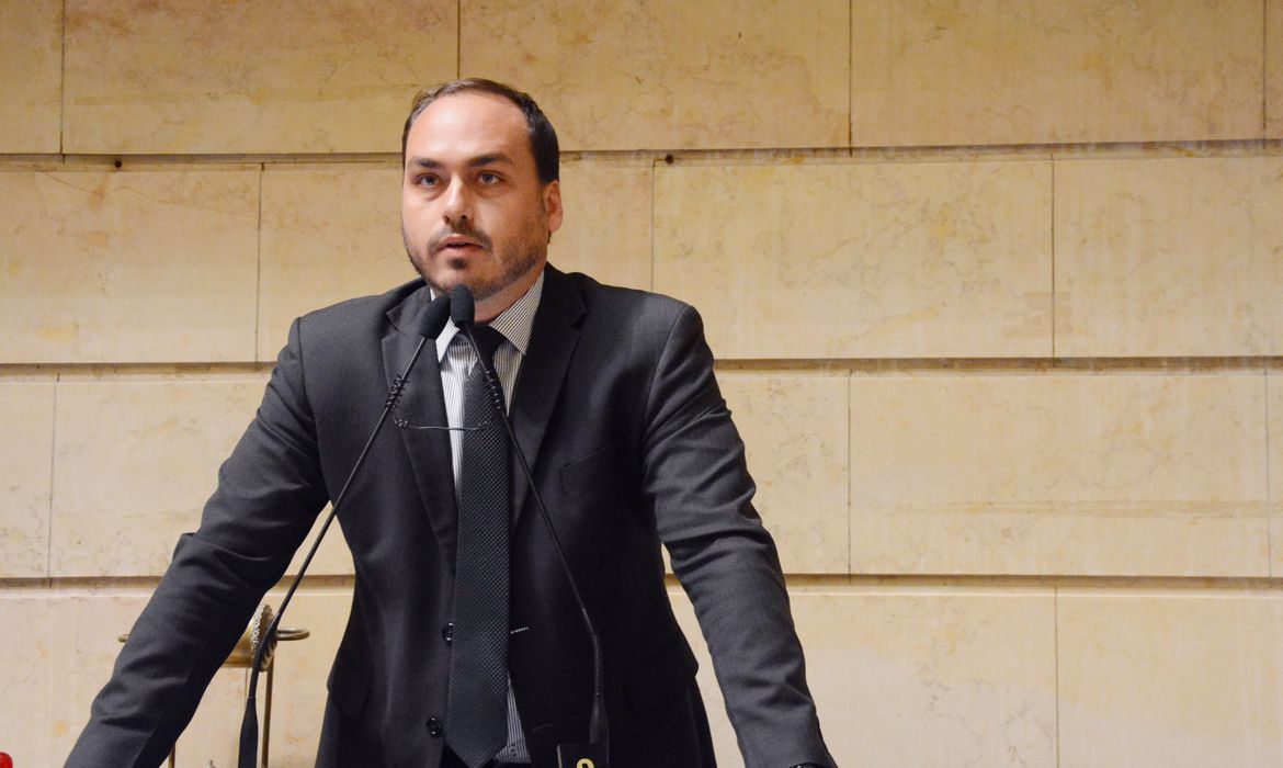 mp-rj-retoma-investigacao-sobre-‘rachadinha’-contra-carlos-bolsonaro