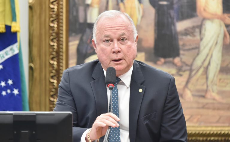 paulo-azi-e-designado-relator-de-proposta-contra-escala-6×1-na-ccj