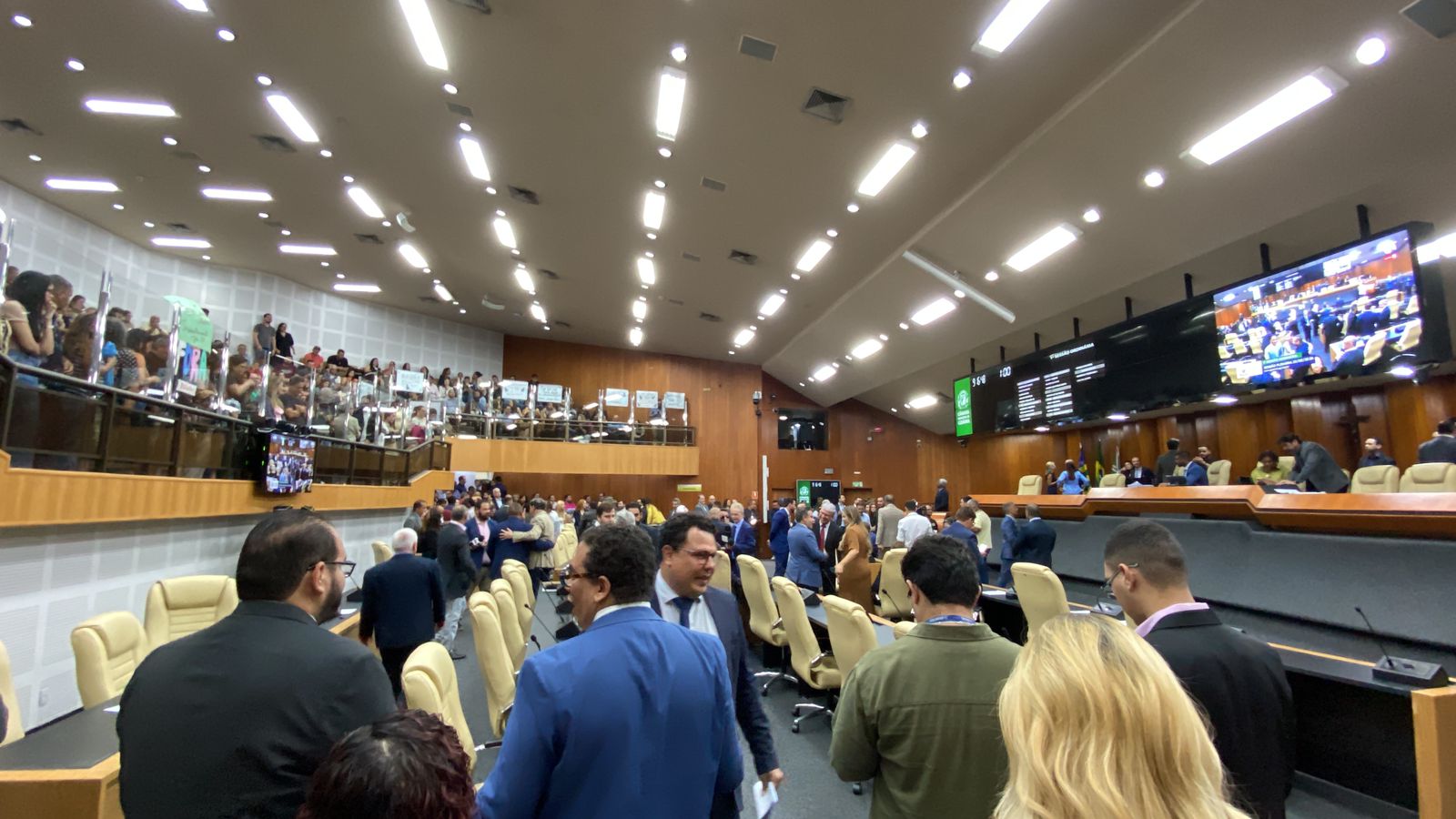 camara-de-goiania-tem-sessao-agitada-no-retorno-do-recesso