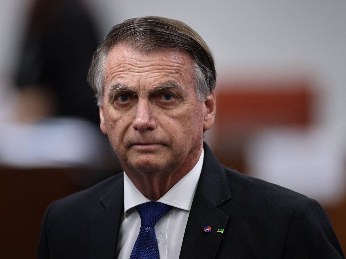flavio-diz-que-bolsonaro,-atualmente-preso,-subira-rampa-do-planalto-em-janeiro-de-2027
