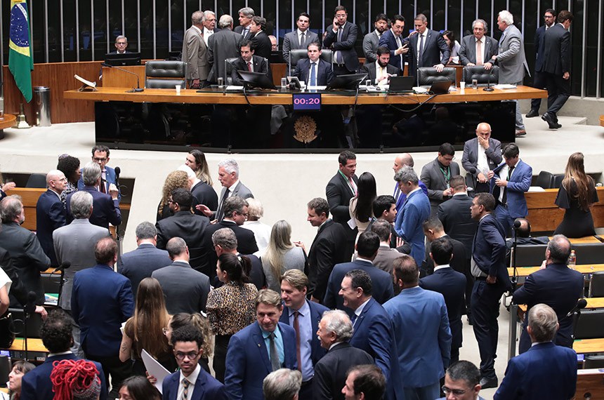 camara-aprova-instalacao-de-farmacias-em-supermercados